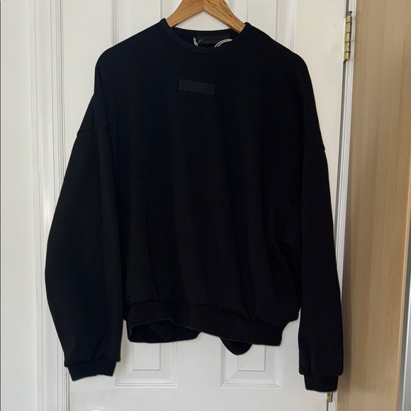 Essentials Fear of God Men's Classic Black Crewneck Sweater NWT - Picture 1 of 5